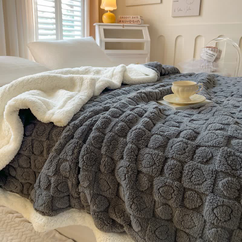 Kuschelige Sherpa-Fleece-Decke mit Herzmuster